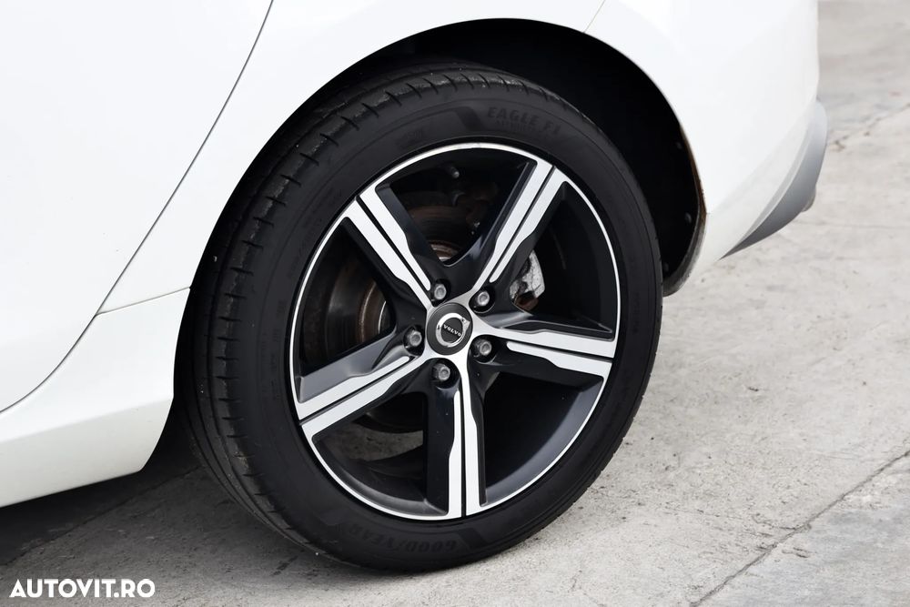 Volvo V40 D3 Geartronic RDesign - 18