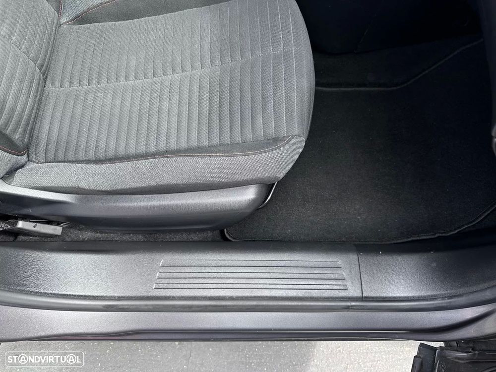 Peugeot 2008 1.2 PureTech Allure Pack - 41