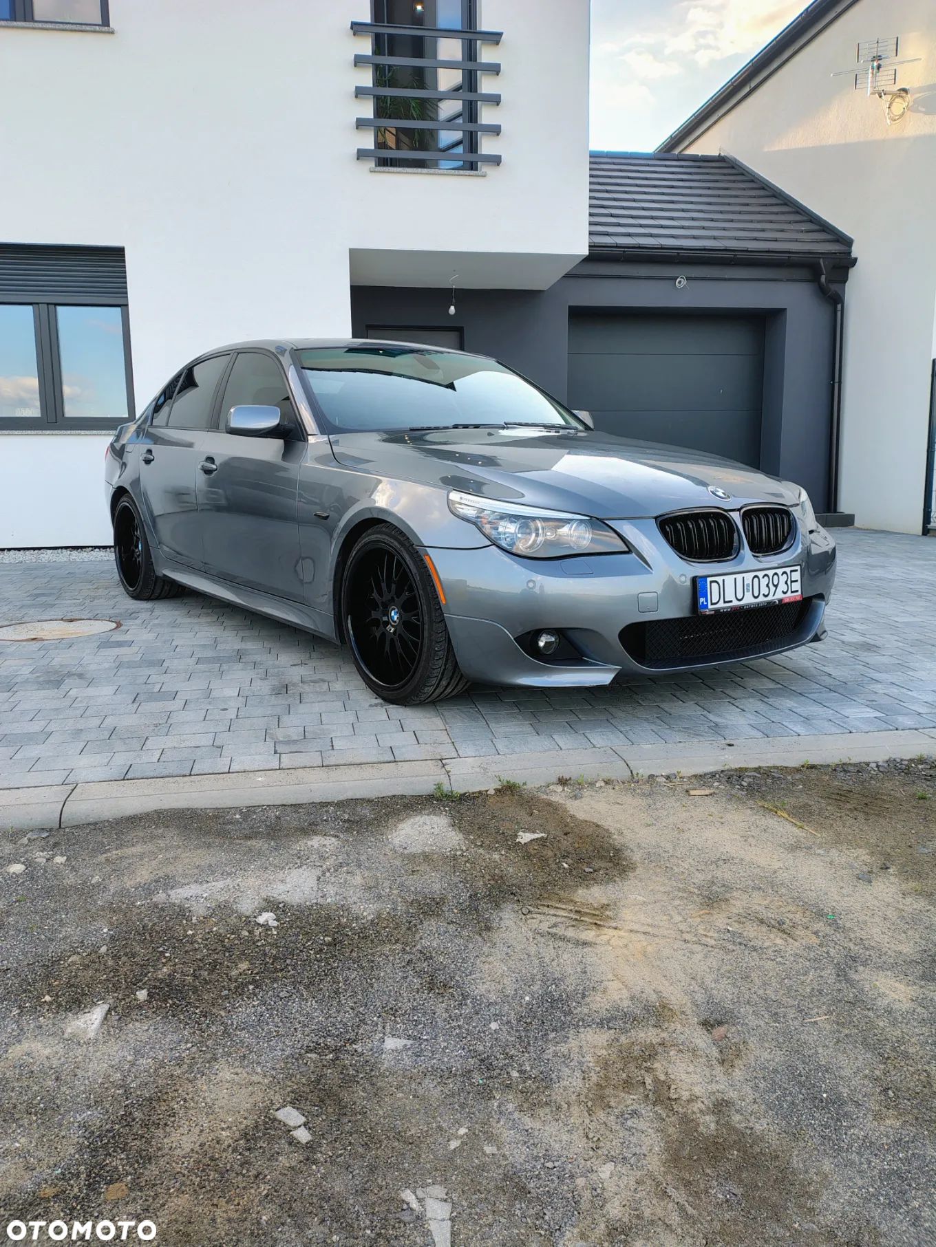 BMW Seria 5 550i - 1