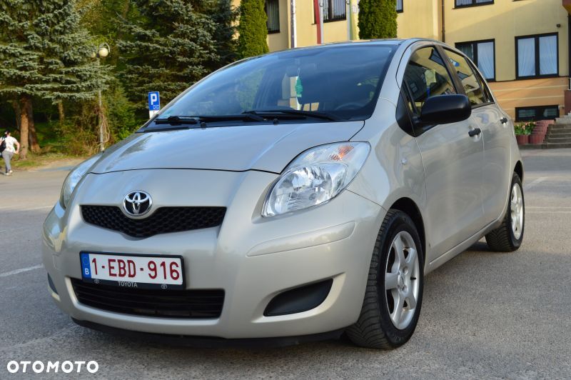 Toyota Yaris - 10