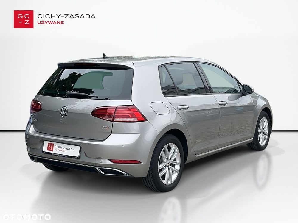 Volkswagen Golf - 5