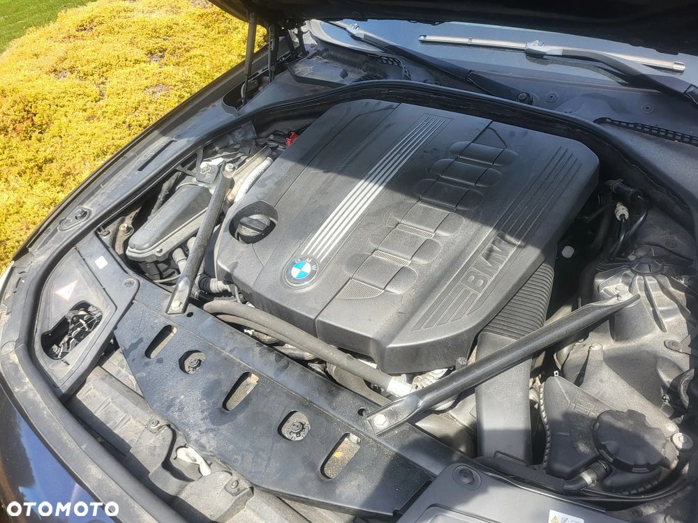 BMW Seria 5 525d - 35