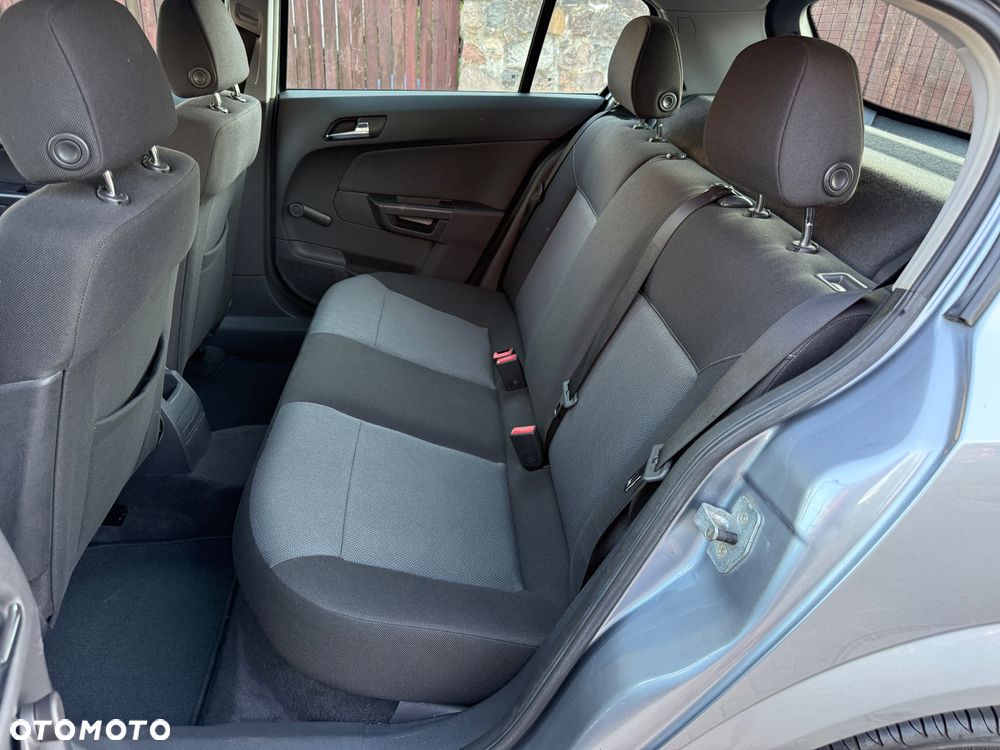 Opel Astra 1.6 Enjoy - 27