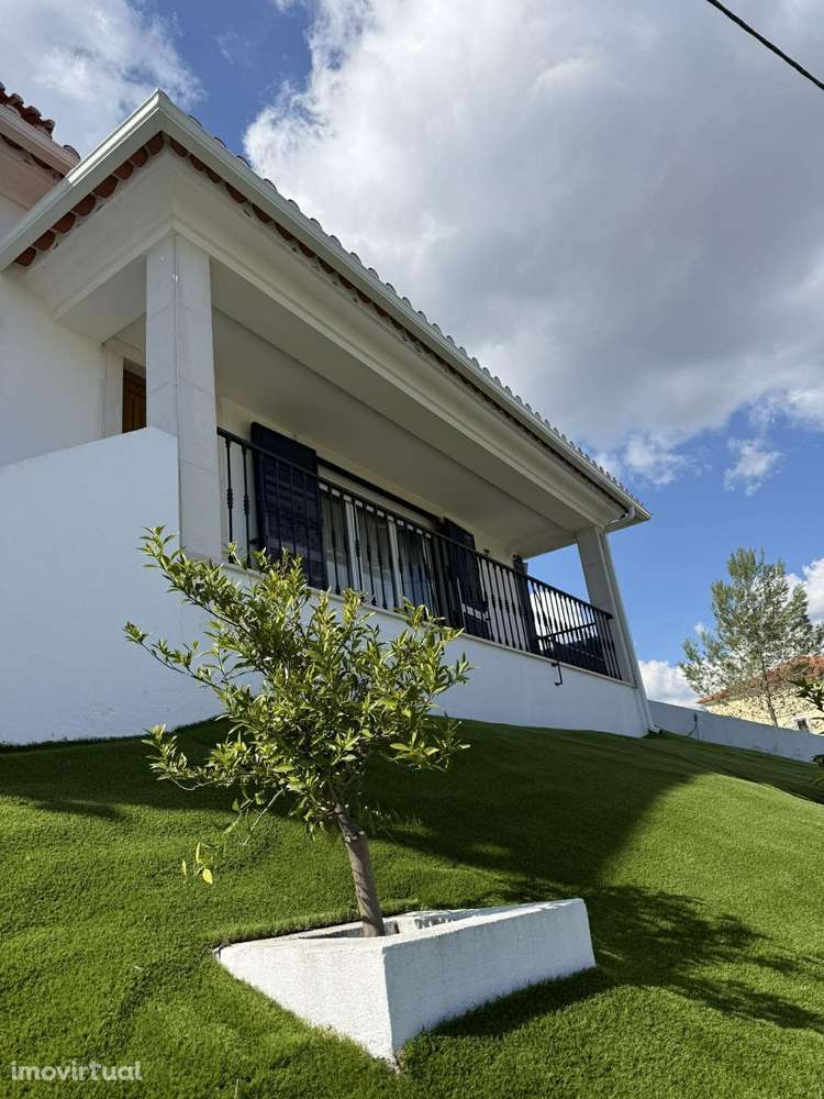 Moradia Semi- Nova T4 de Luxo - M3184/26 - Grande imagem: 2/27