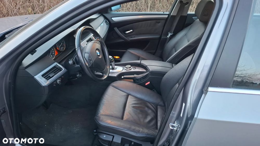 BMW Seria 5 525i - 13