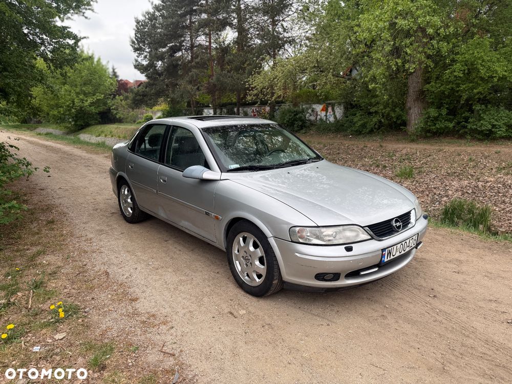 Opel Vectra 2.0 CDX - 1