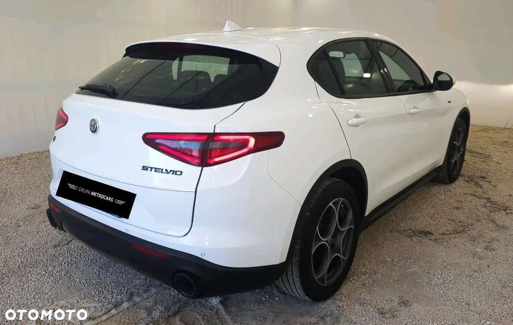 Alfa Romeo Stelvio 2.0 Turbo Sprint Q4 - 5
