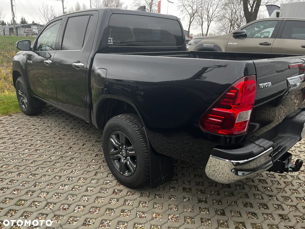 Toyota Hilux - 2