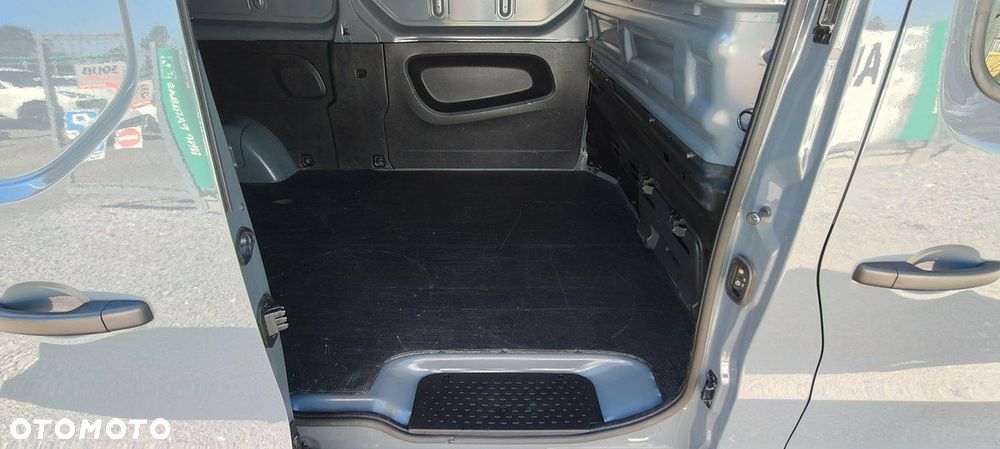Renault Trafic - 13