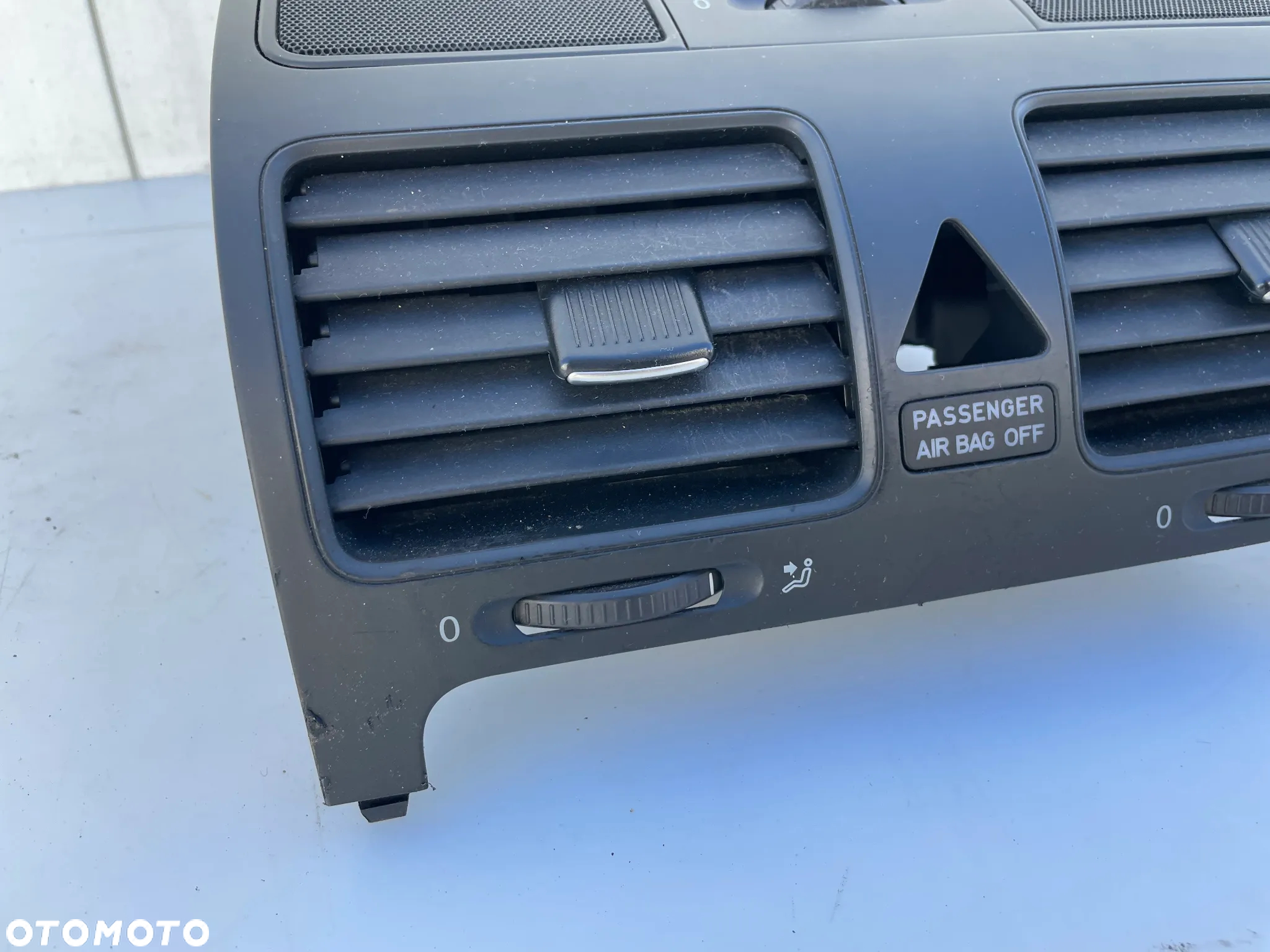 Panel kratki nawiewu środkowy vw Golf V - 2