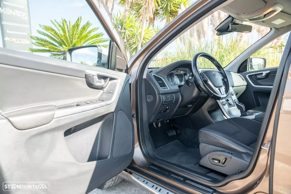 Volvo XC 60 2.0 D3 Summum Geartronic - 15