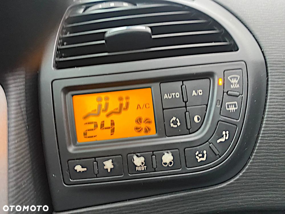 Citroën C4 Picasso - 16