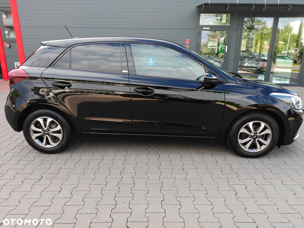 Hyundai i20 blue 1.2 Pure - 15