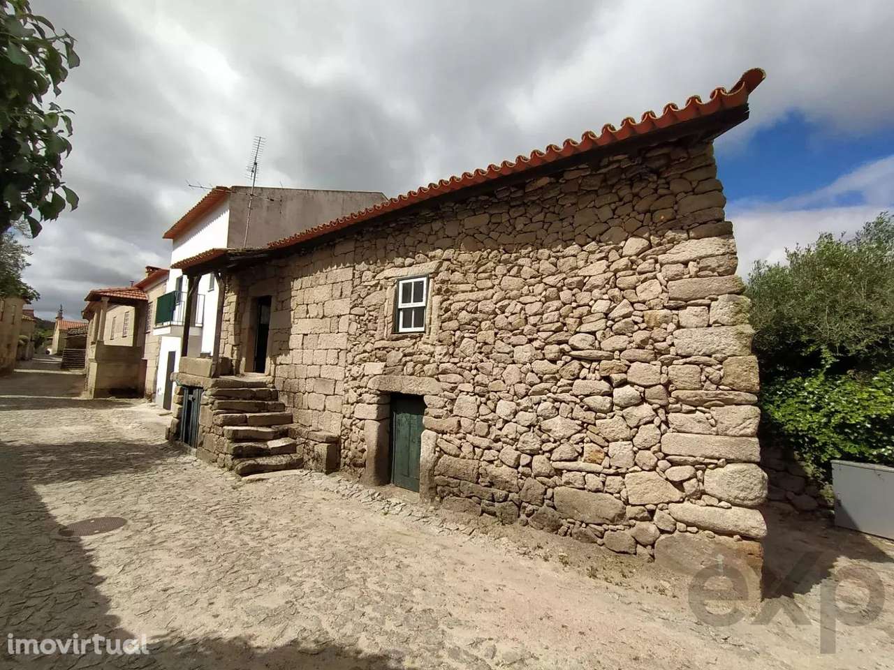 Charmosa Moradia Rústica em Marialva, 2 Quartos - Grande imagem: 3/27