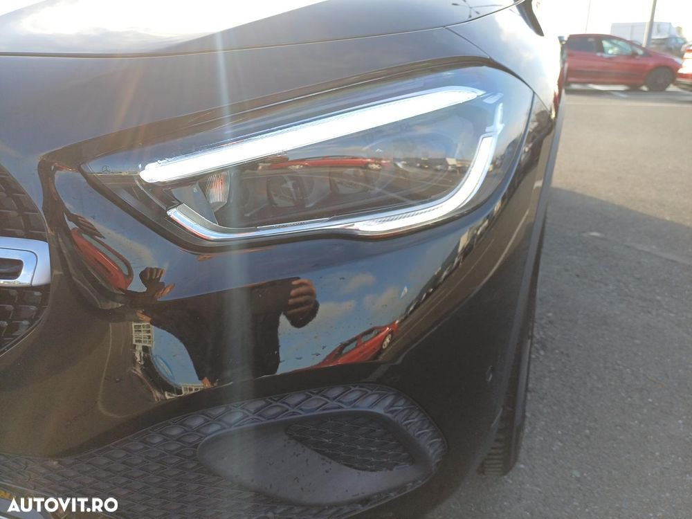 Mercedes-Benz GLA - 32