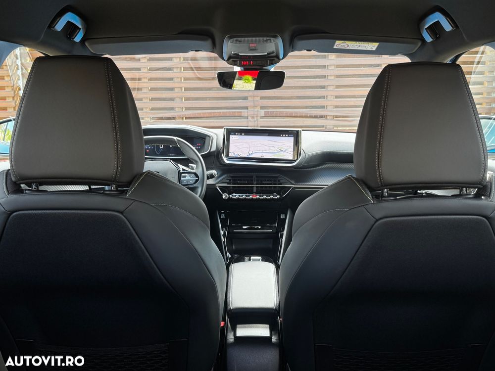 Peugeot 2008 PureTech 130 EAT8 GT - 27