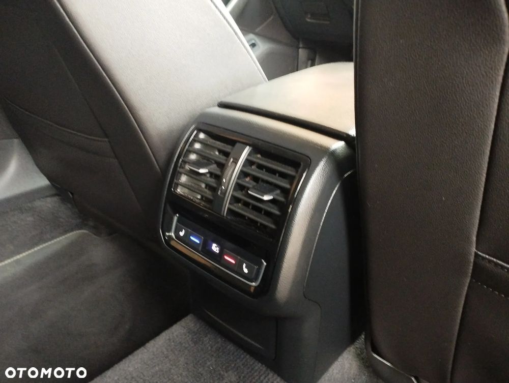 Volkswagen Arteon 2.0 TDI Bi-Turbo SCR 4Mot Elegance DSG - 17