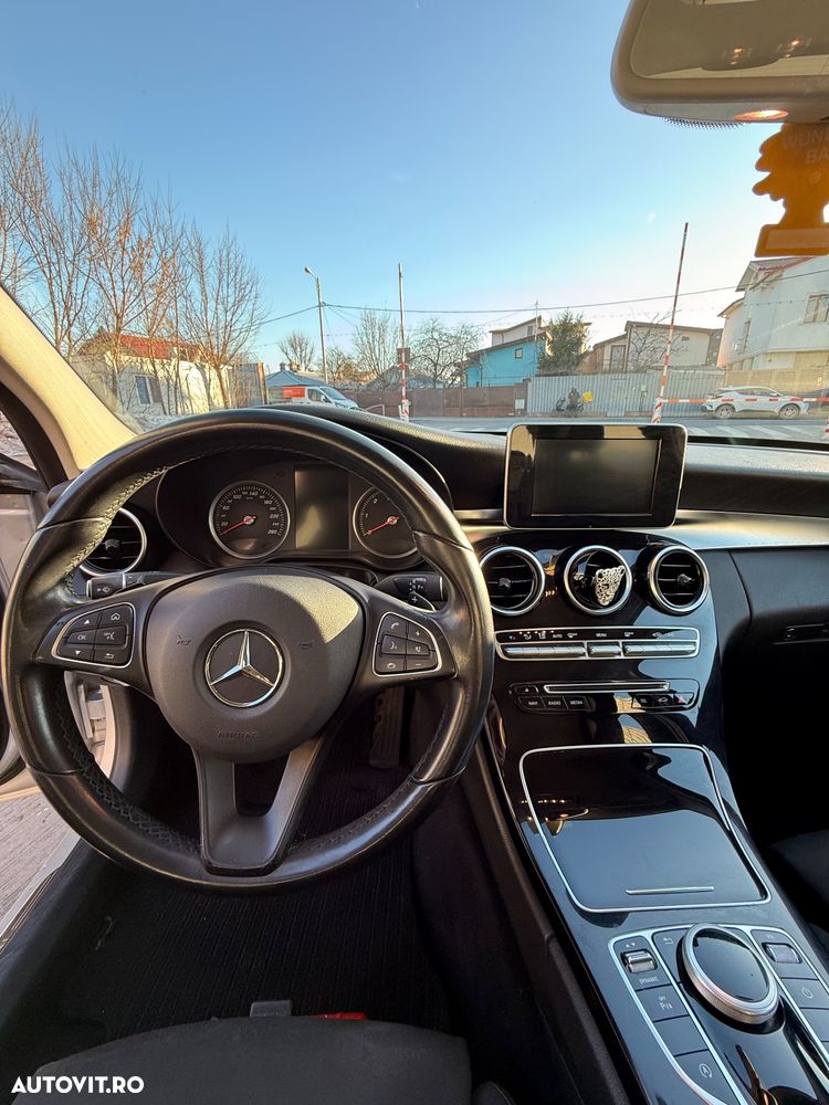 Mercedes-Benz C - 8
