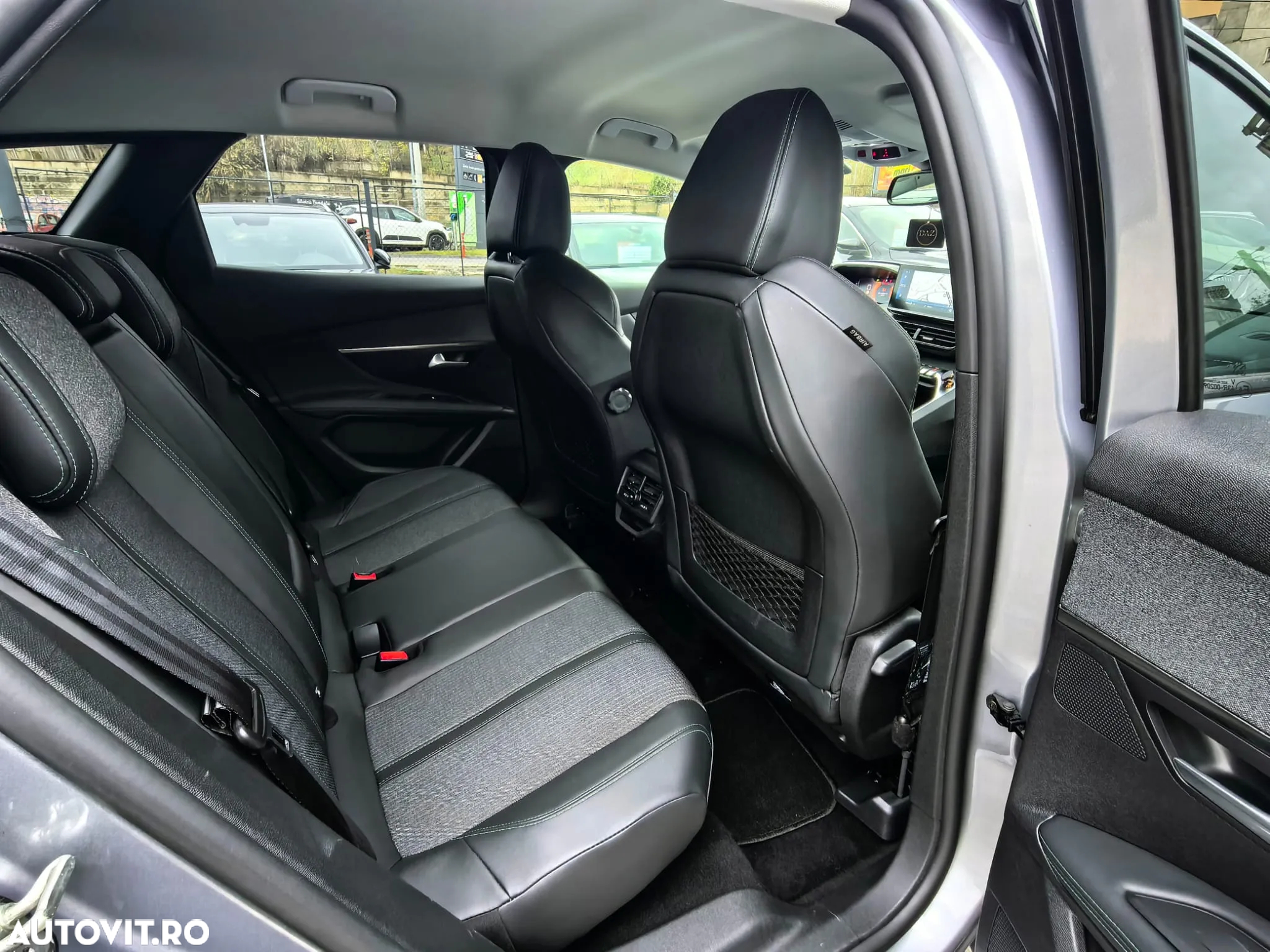 Peugeot 3008 BlueHDi 130 Stop & Start EAT8 Allure Pack - 13