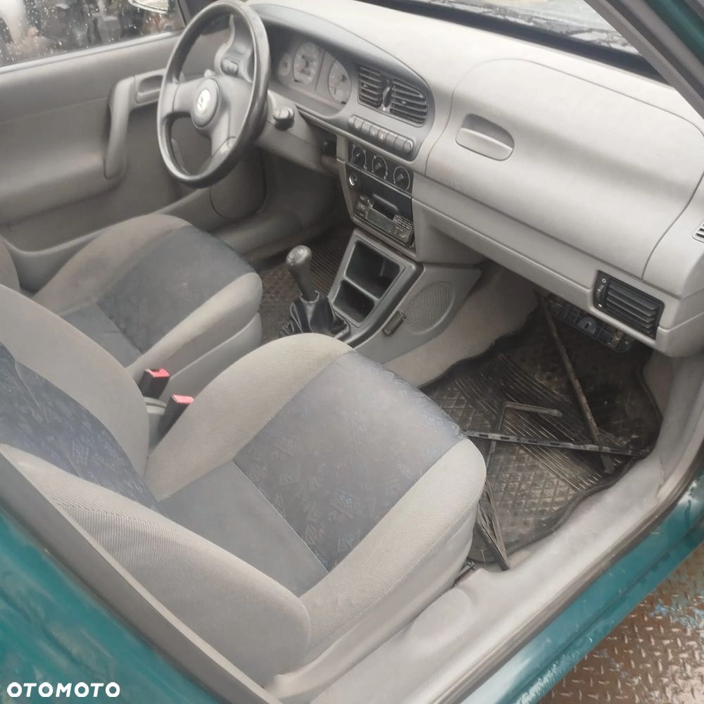 Skoda Felicia na części - 4