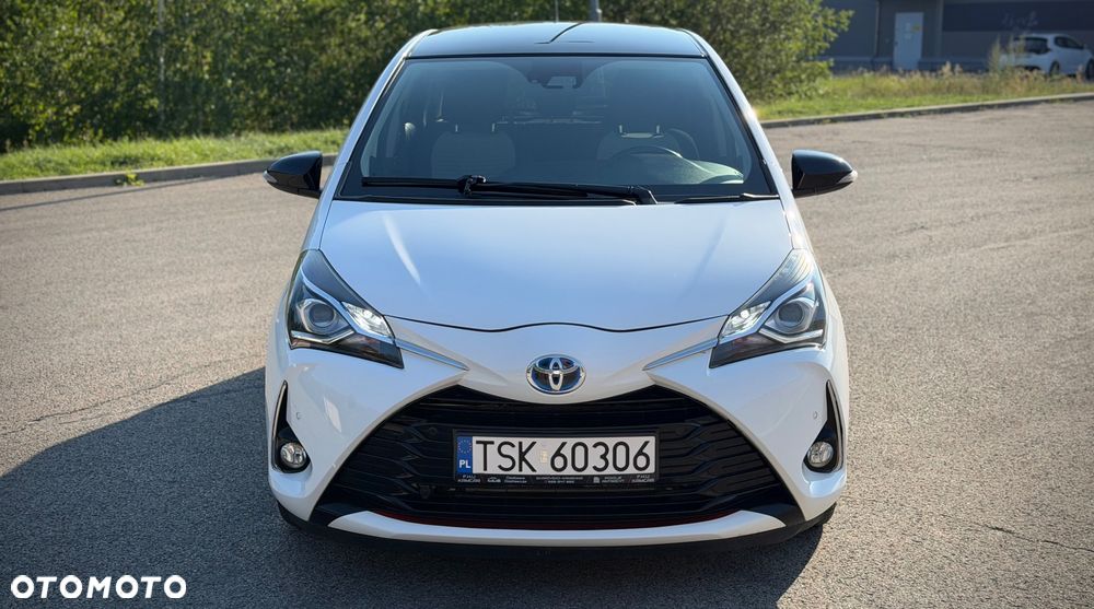 Toyota Yaris Hybrid 100 Premium - 17