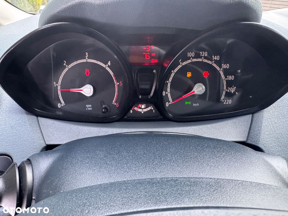 Ford Fiesta 1.4 TDCI Champions Edition - 14