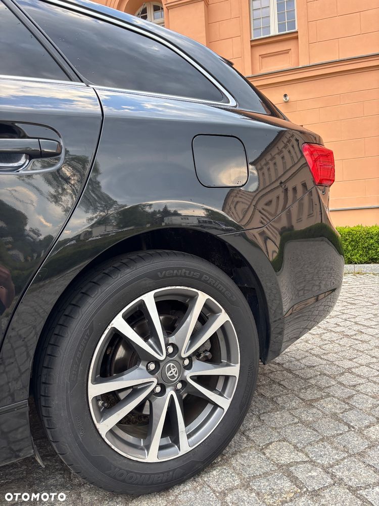 Toyota Avensis 2.2 D-CAT Sol - 21