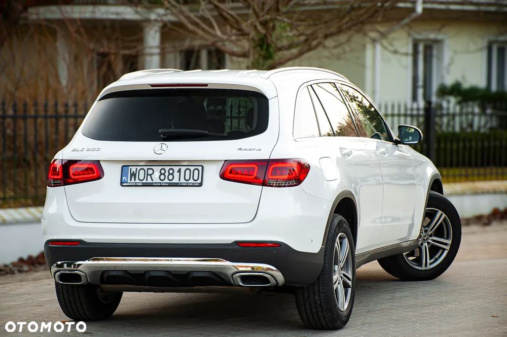 Mercedes-Benz GLC 300 4Matic 9G-TRONIC AMG Line - 4