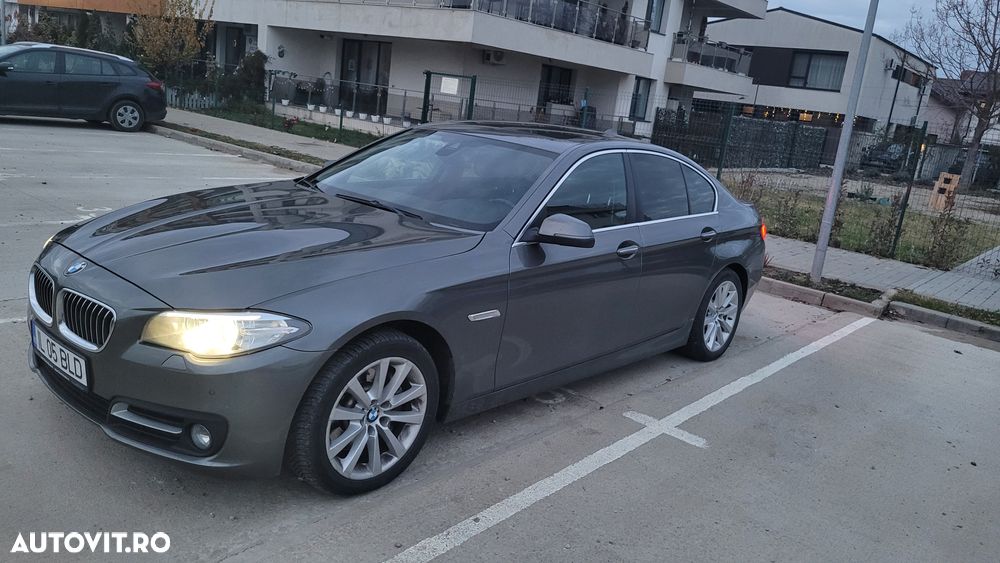 BMW Seria 5 528i xDrive AT - 30