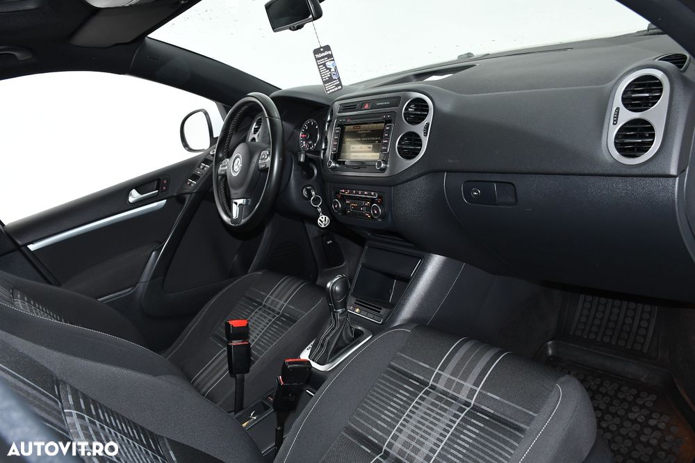 Volkswagen Tiguan 2.0 TDI DPF 4Motion BlueMotion Technology DSG Lounge Track & Style - 9