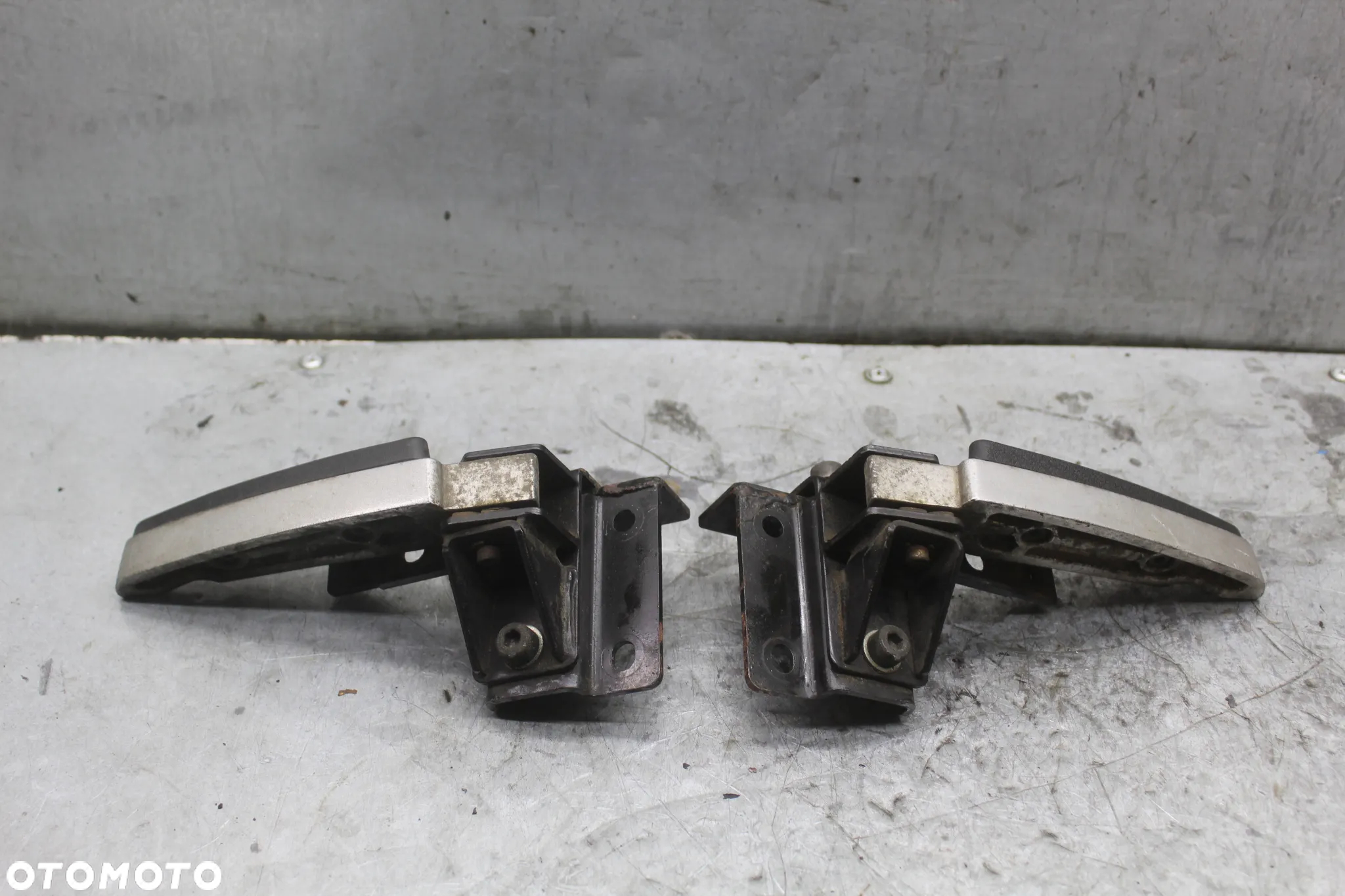 Peugeot Satelis 125 Set podnóżek pasażera lewy prawy - 2