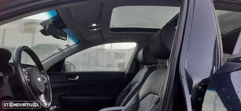 Kia Optima SW - 35