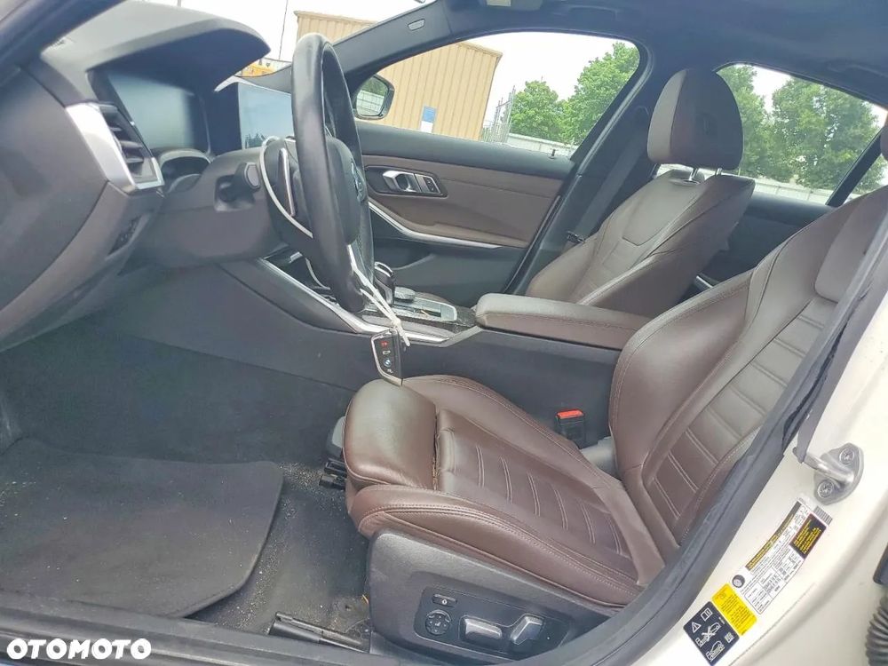 BMW Seria 3 330i xDrive Sport Line - 8