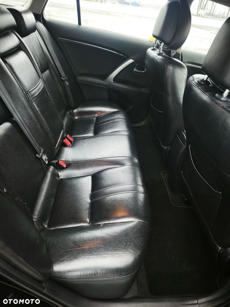 Toyota Avensis 2.0 D-4D Premium - 11