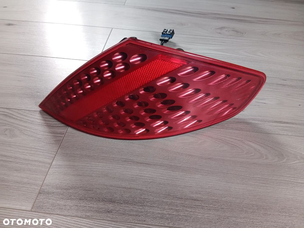 PEUGEOT 307CC lampa tył tylna prawa w błotnik