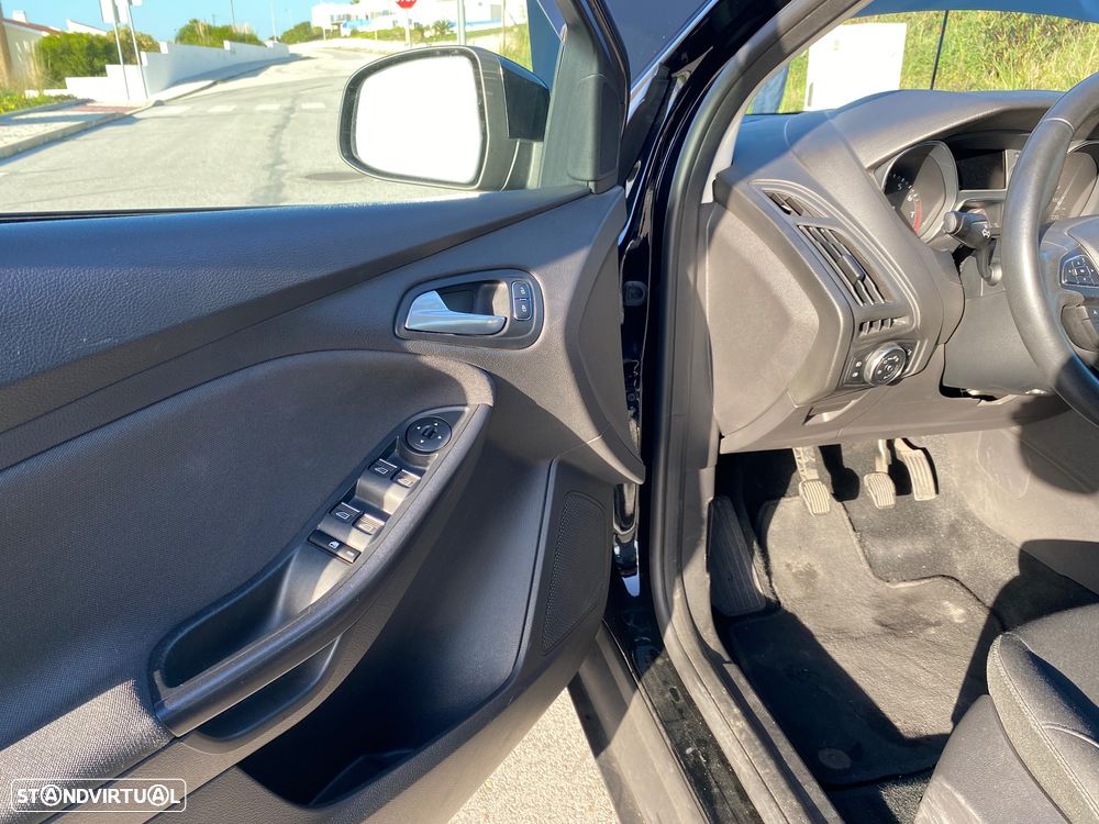 Ford Focus 1.0 EcoBoost Business - 10