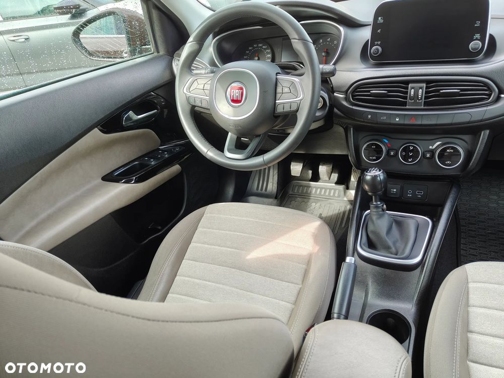 Fiat Tipo 1.4 16v Lounge EU6d - 11