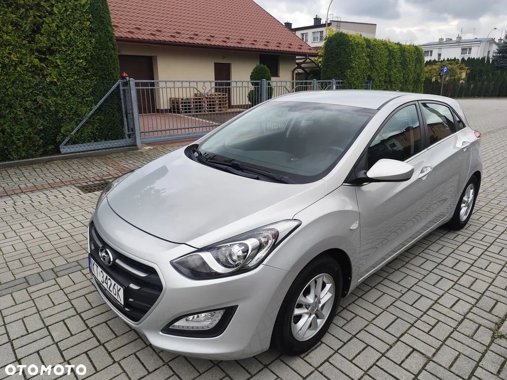 Hyundai i30 1.6 CRDi Automatik Trend - 1