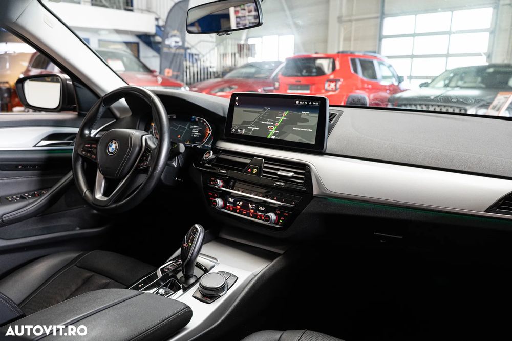 BMW Seria 5 520d Aut. Luxury Line - 30