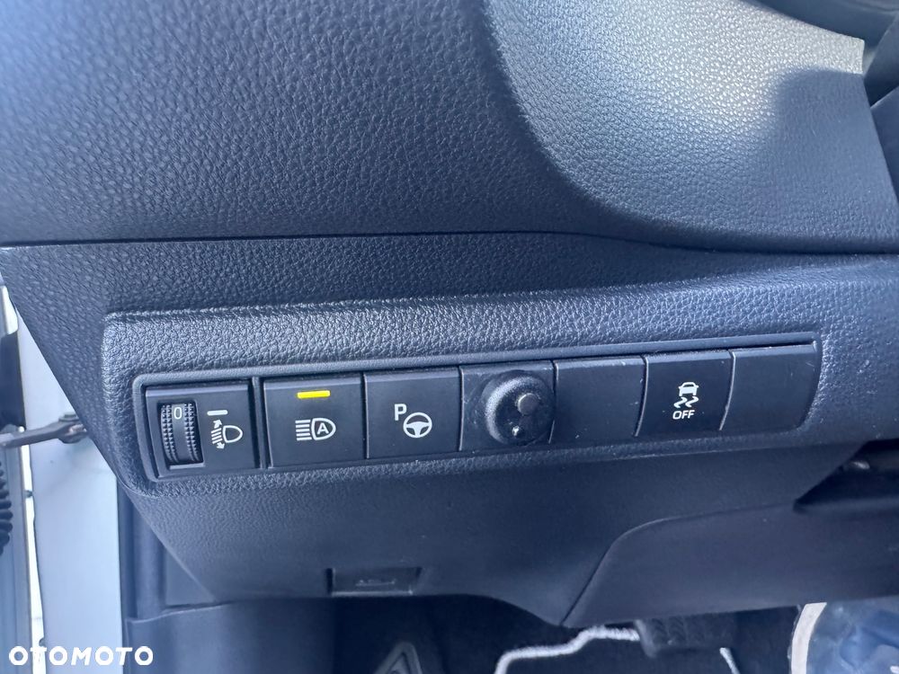 Toyota Corolla 1.8 Hybrid GPF Comfort - 24