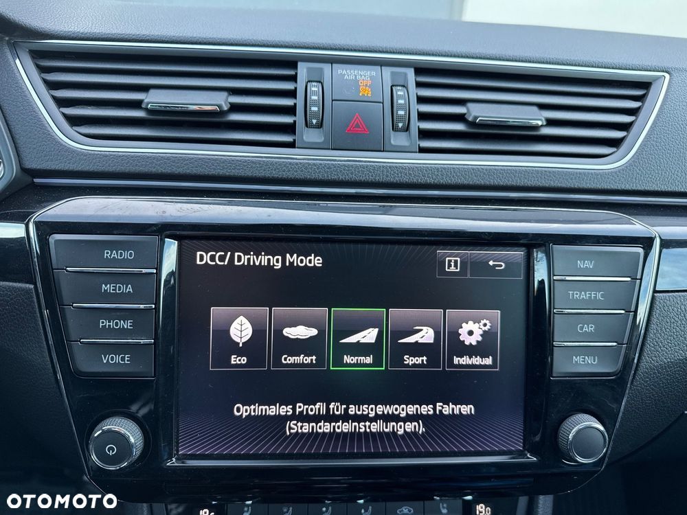 Skoda Superb 2.0 TDI 4x4 DSG L&K - 25