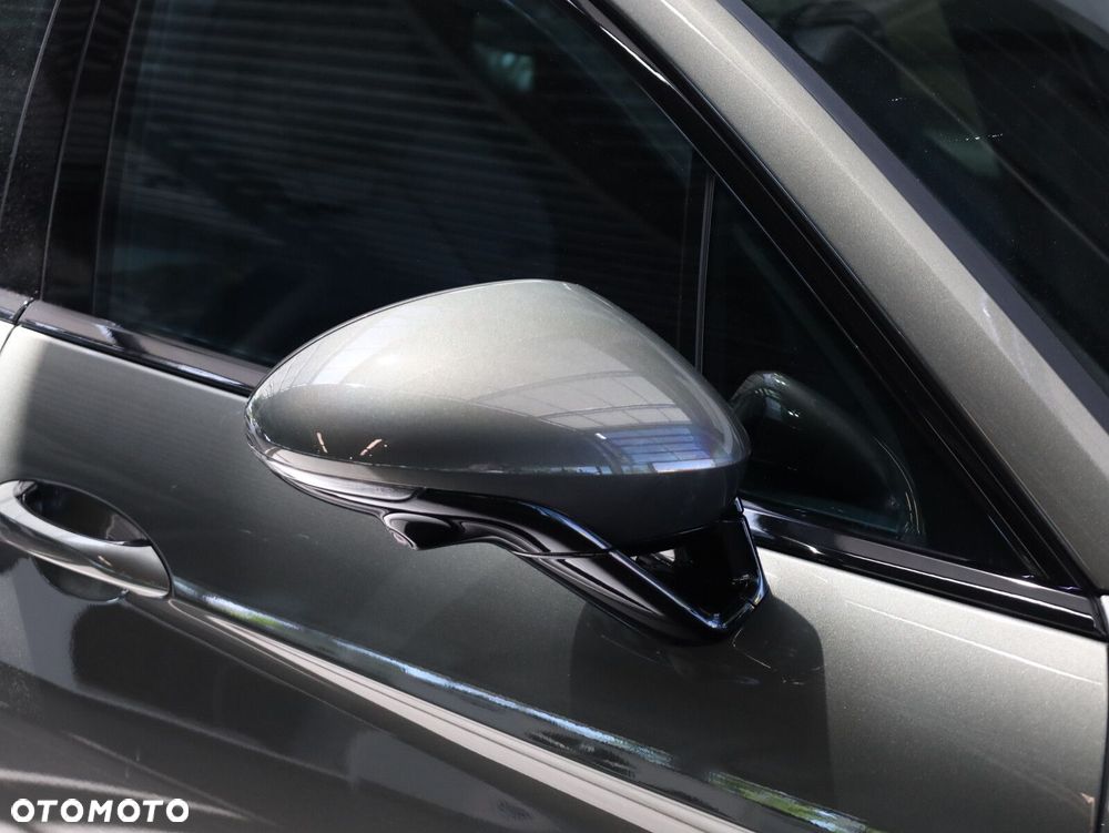 Porsche Panamera - 26