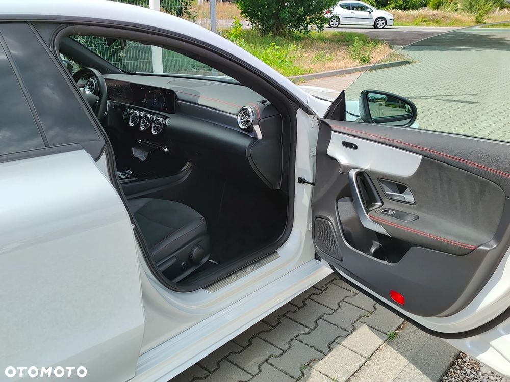 Mercedes-Benz CLA 200 mHEV AMG Line 7G-DCT - 7