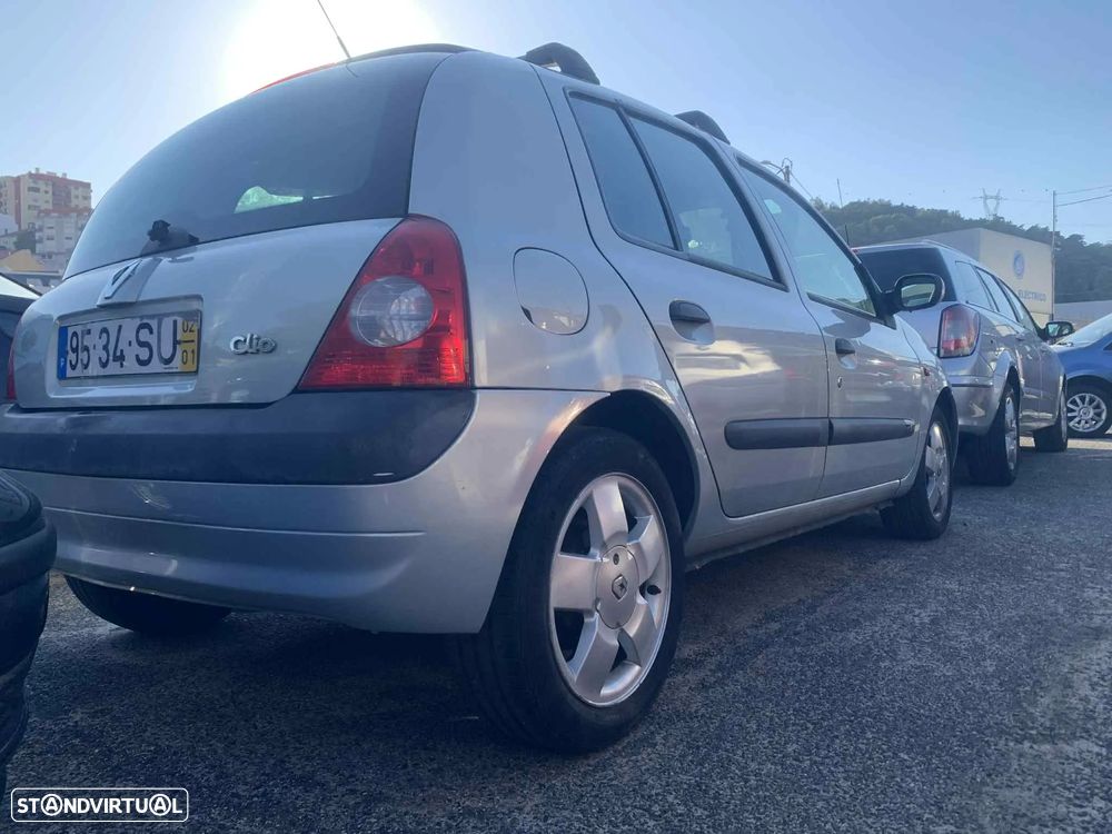 Renault Clio 1.5 dCi Authentique - 9