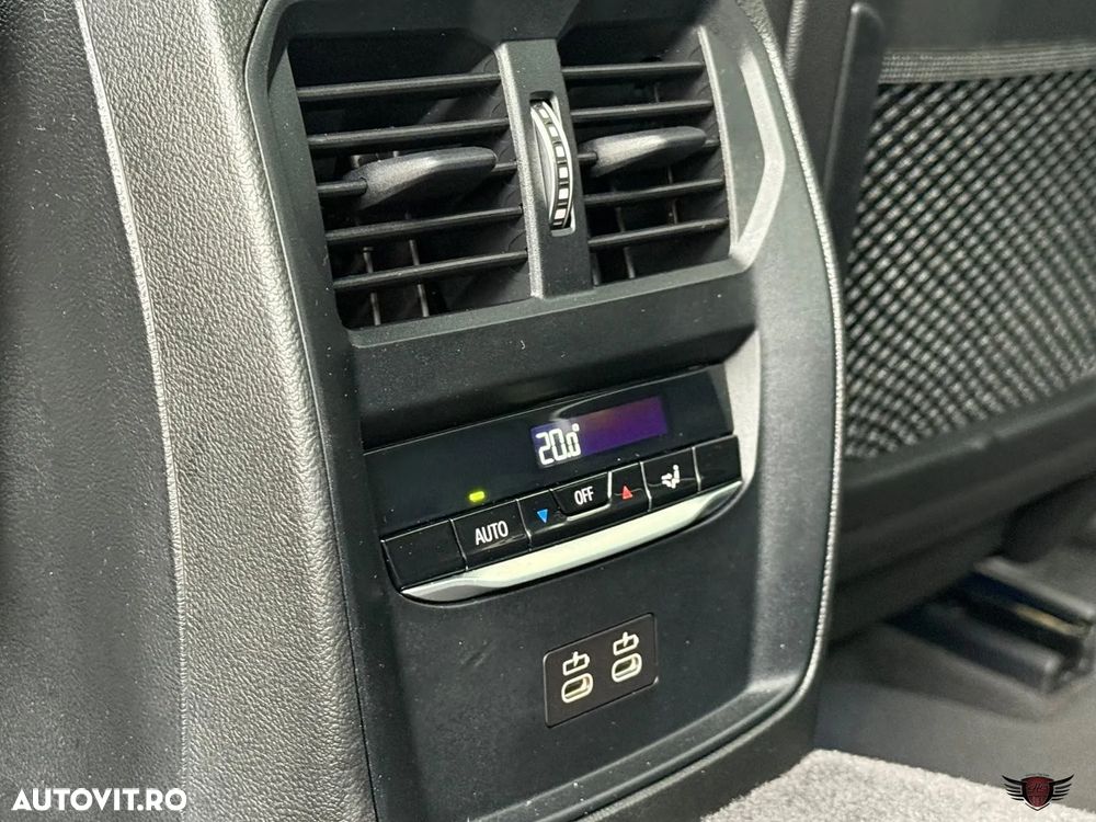 BMW Seria 3 330e Aut. M Sport - 33