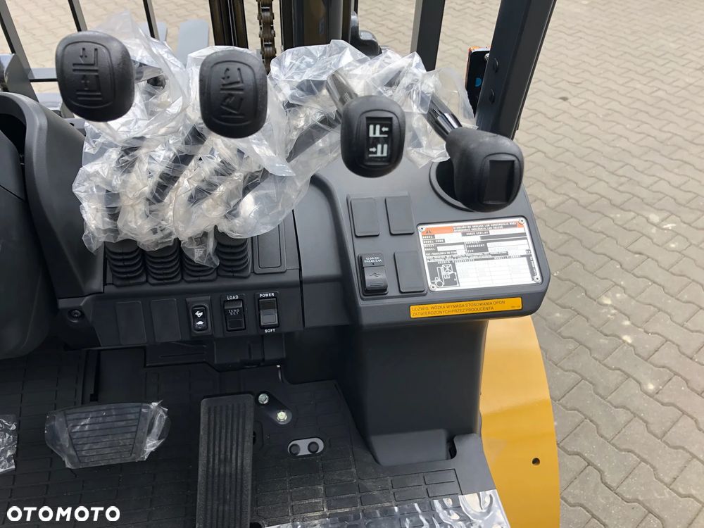 Caterpillar GP50CN3 - 18