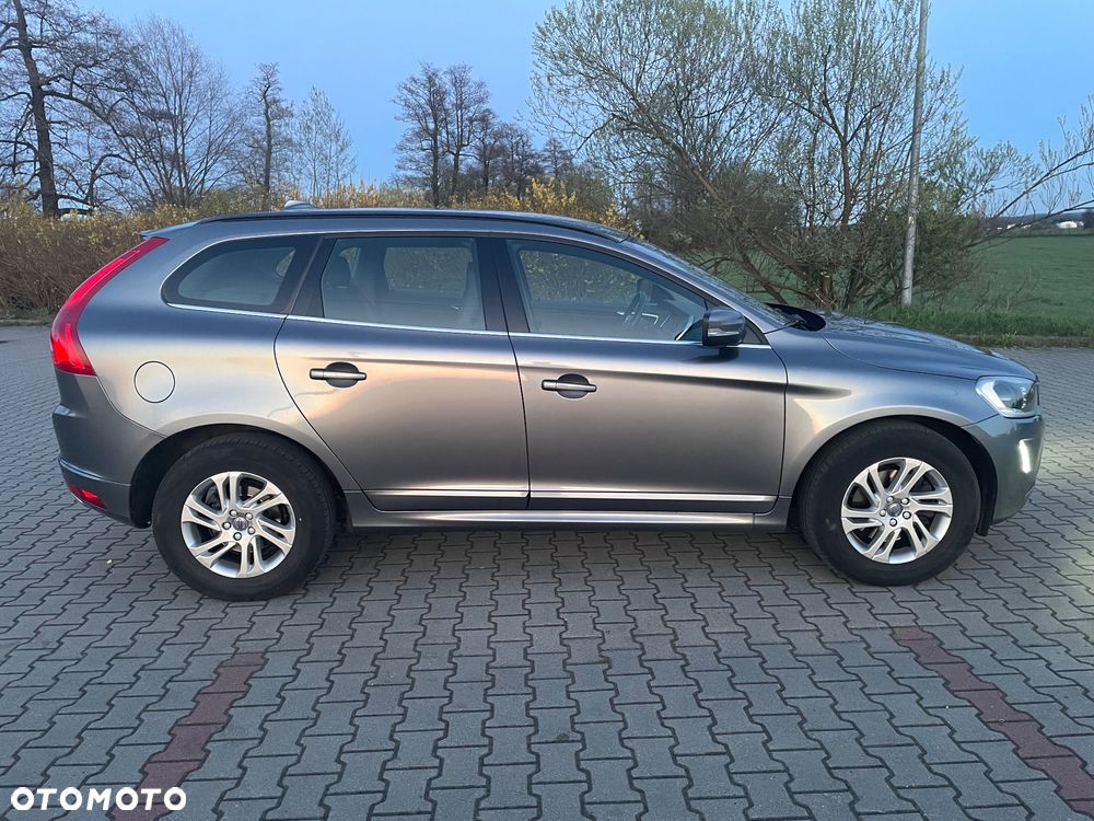 Volvo XC 60 D4 AWD Momentum - 6