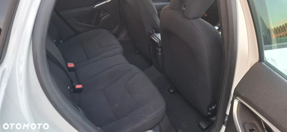 Volvo V40 D4 Kinetic - 15