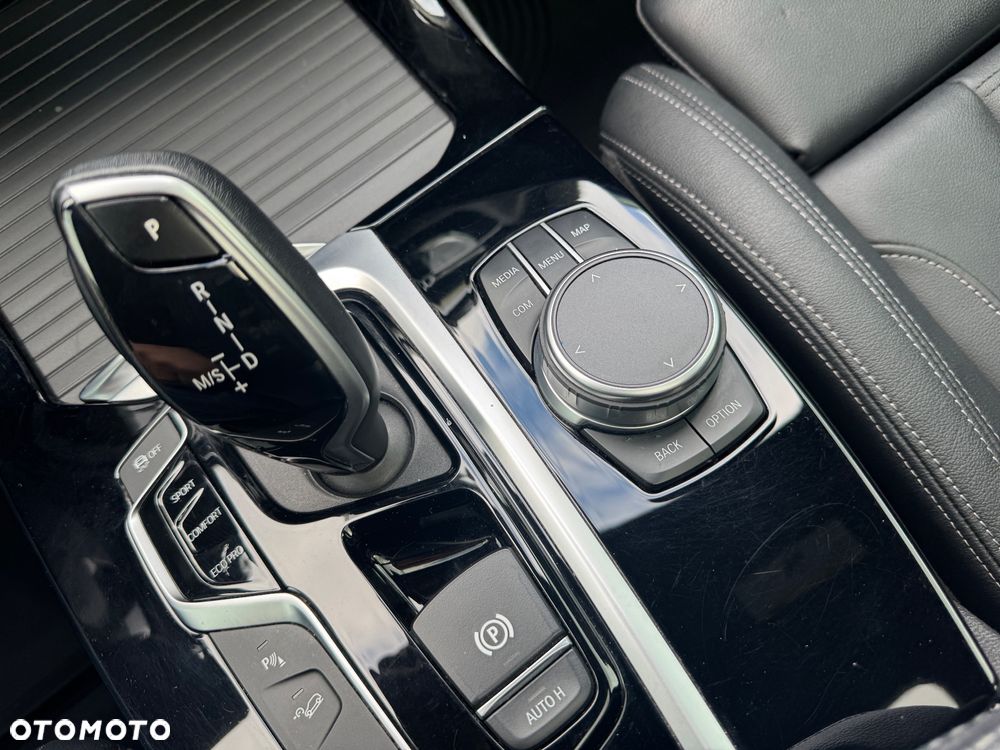 BMW X3 xDrive30i GPF Luxury Line - 35