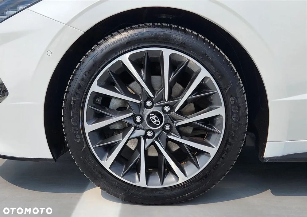 Hyundai Sonata - 7